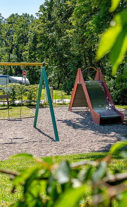 Aire de jeux du camping Lefébure, camping 2 étoiles en Alsace à Orbey, près de Colmar