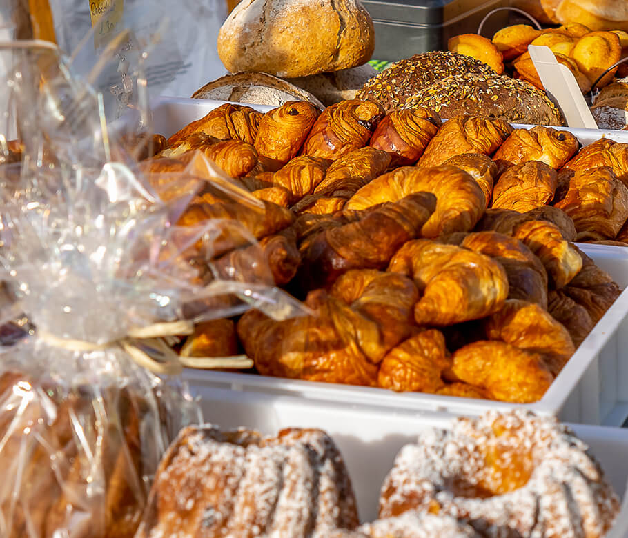 Vente de Viennoiserie à la supérette du camping Lefébure en Alsace