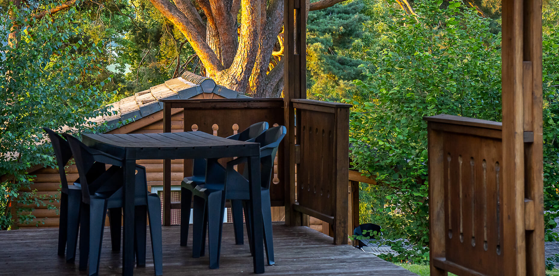 Terrasse du chalet Forester en location au camping Lefébure près de Colmar