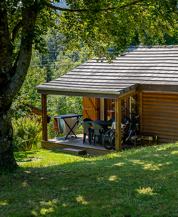 Vue du chalet forester en location au camping Lefébure, camping 2 étoiles près de Colmar