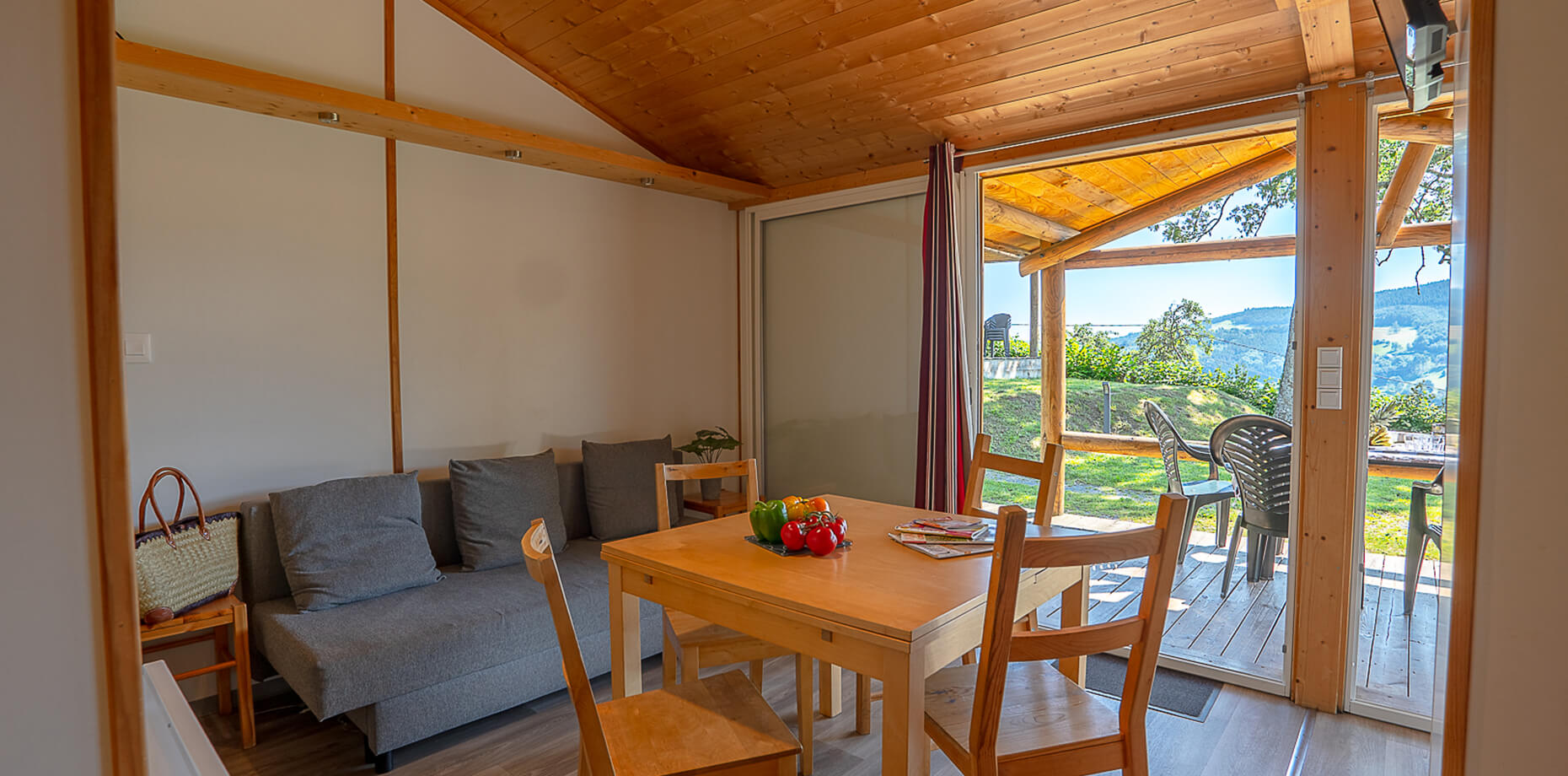 Vue extérieure du chalet TAHOE en location au camping Lefébure en Alsace