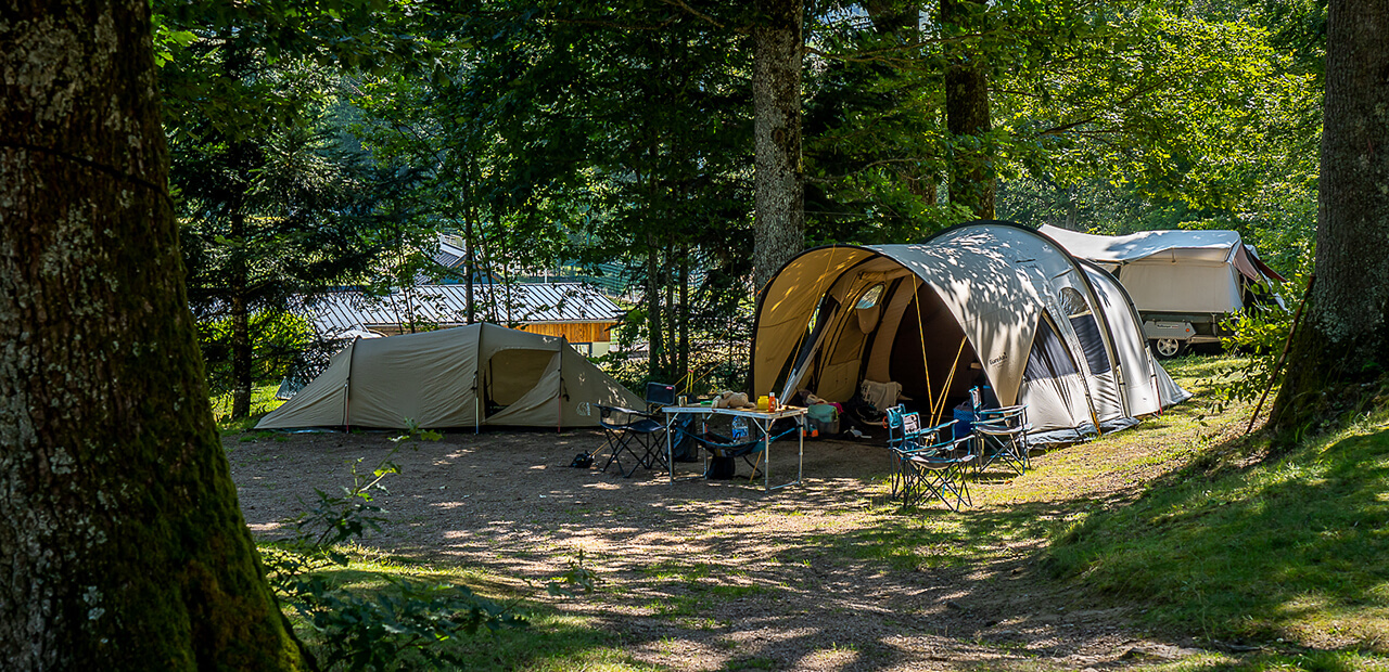 Emplacement pour tente au Camping Lefébure, camping 2 étoiles à Orbey en Alsace